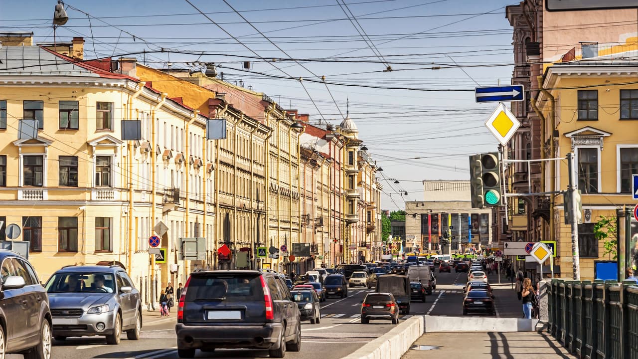 <h3 class="cms-H3-H3">9. San Petesburgo, Rusia</h3>
<br>Puesto en 2017: 
<b>9</b>
<br>Horas perdidas por habitante en tráfico pesado: 
<b>200</b>