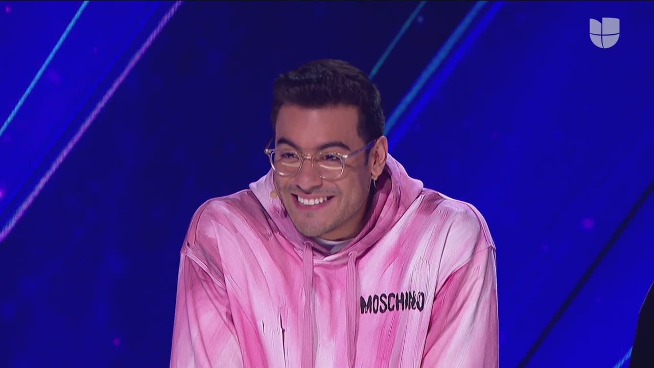 Carlos Rivera de nuevo atinó a quién estaba detrás de un personaje. El cantante señaló que reconoció el timbre de voz de Carlos Ponce tras esta última actuación. No te pierdas cada domingo ¿Quién Es La Máscara?. Te esperamos a partir de las 8P/7C por Univision.