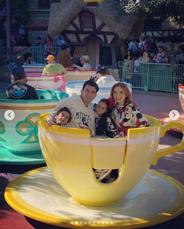 "Él está haciendo una serie y yo estoy haciendo la novela que te requieren tanta demanda y tanto tiempo", afirmó.