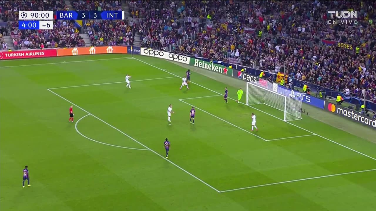 ¡TIRO ATAJADO! disparo por Kristjan Asllani.