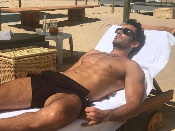 El actor siempre busca espacios para estar junto a ellas porque son lo más importante en su vida: "ahora que he formado esta familia lo que más quiero es pasar tiempo con ellos”, explicó para People en Español.