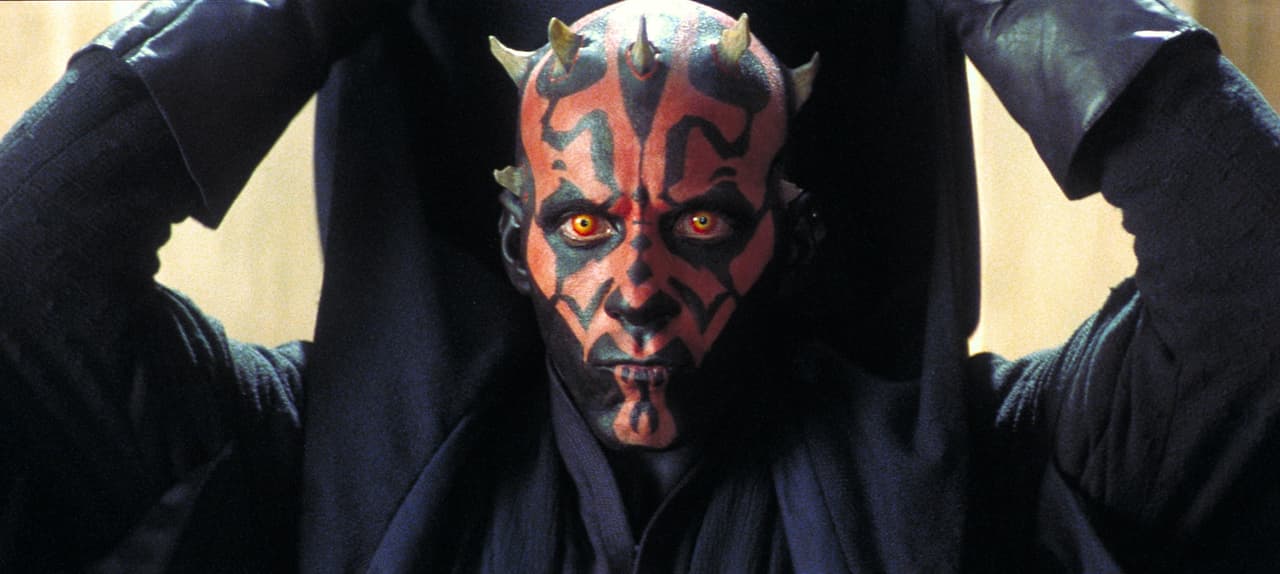 En el canon Darth Maul no murió en 'Star Wars: Episode I - The Phantom Menace' tras ser cortado en dos por Obi-Wan.