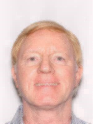 <b>James Alexander Ward</b> es buscado por su presunta participación en un esquema de fraude de metales preciosos que operó en Florida desde 2007 hasta 2010. Se cree que está oculto en Reino Unido.