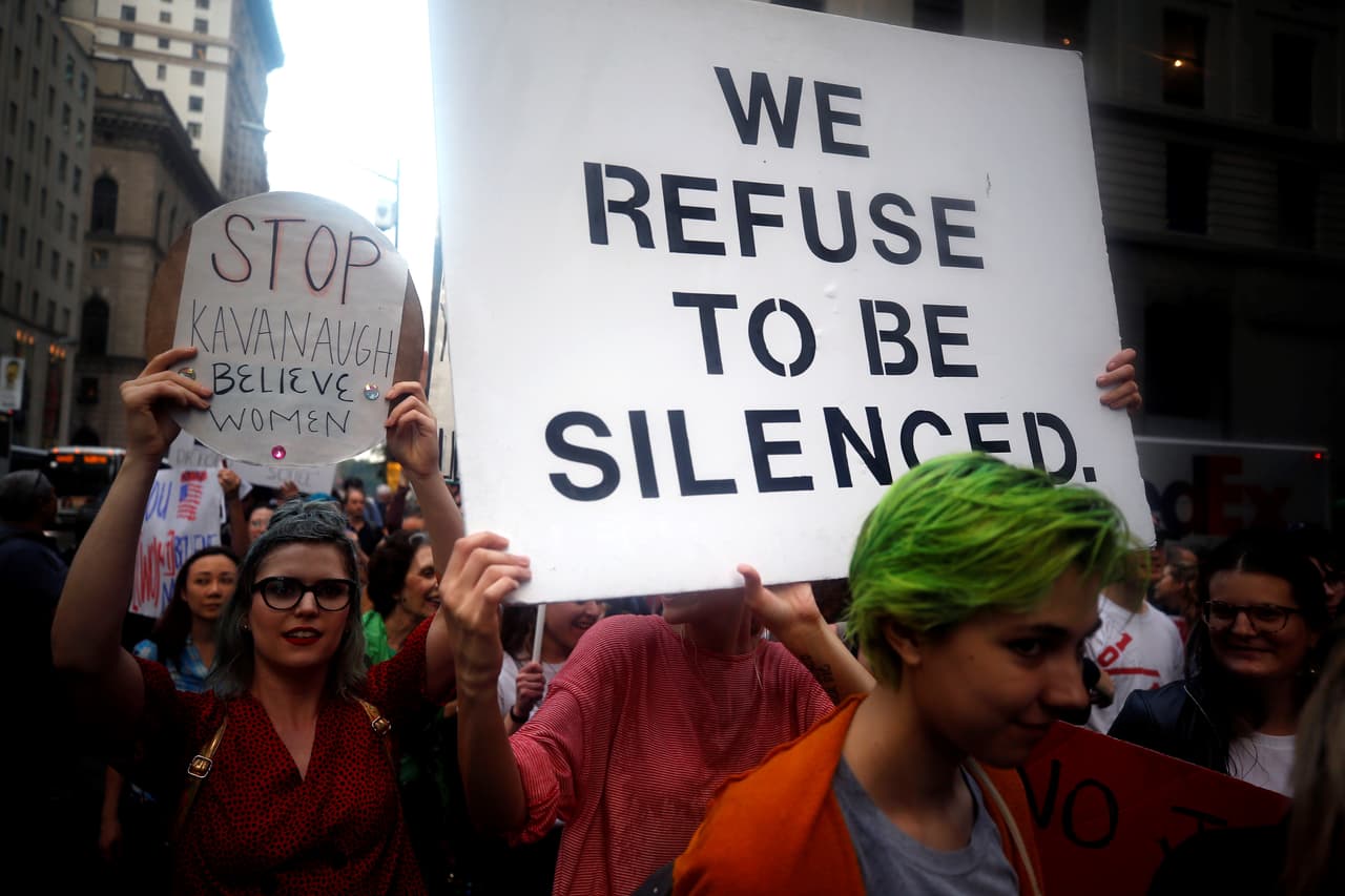 “Nos rehusamos a mantenernos calladas”, en la protesta contra Kavanaugh frente a la Torre Trump de Manhattan.