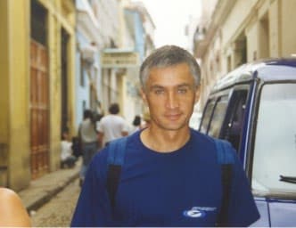 Desde 1986 ha recibido, individualmente o en grupo, ocho premios Emmy, el máximo reconocimiento de la televisión en Estados Unidos.