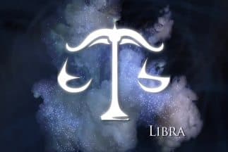 Un dato interesante de esta estrella Gliese 581 dentro de la constelación de Libra reside justo en uno de los cuatro planetas girando alrededor de ella. Llamado Gliese también, podría contener vida, ya que su temperatura es ideal y sólo les falta a los científicos comprobar si hay agua. ¿Sería habitable? ¿Habría vida extraterrestre?