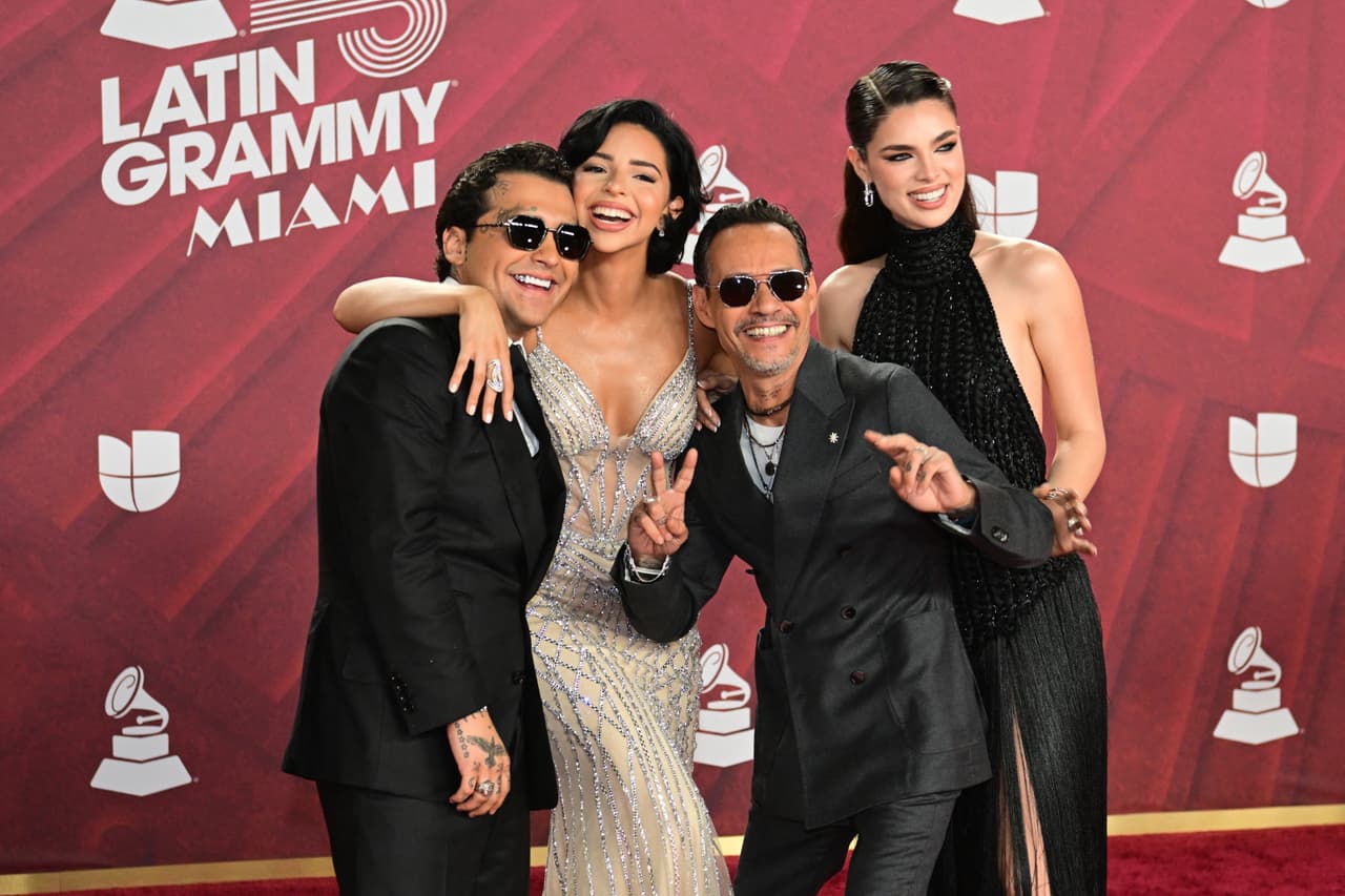 Así posaron los cuatro fantásticos en la entrega número 25 de los Latin GRAMMY.