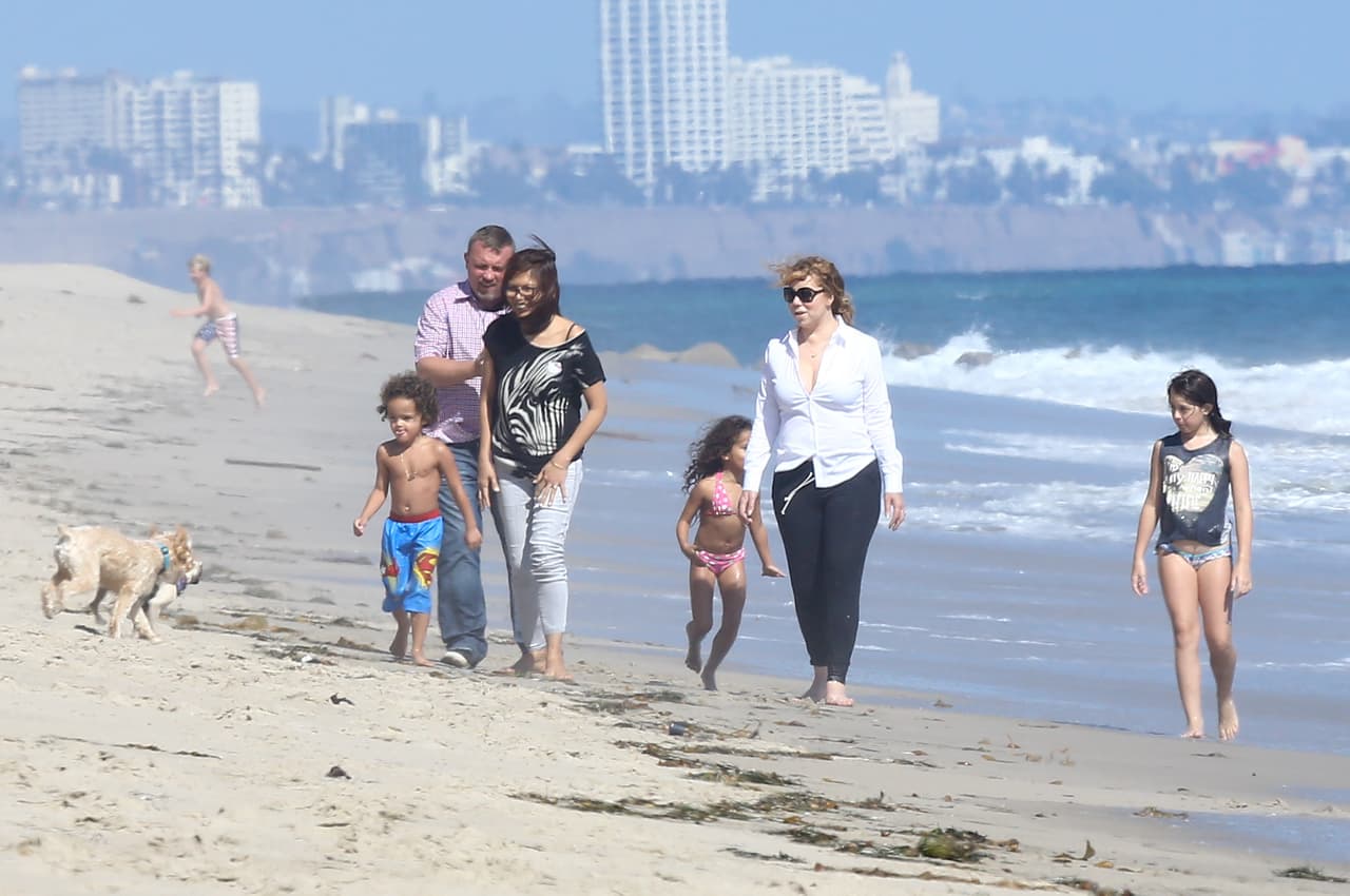 Mariah Carey y sus hijos disfrutan del mar.