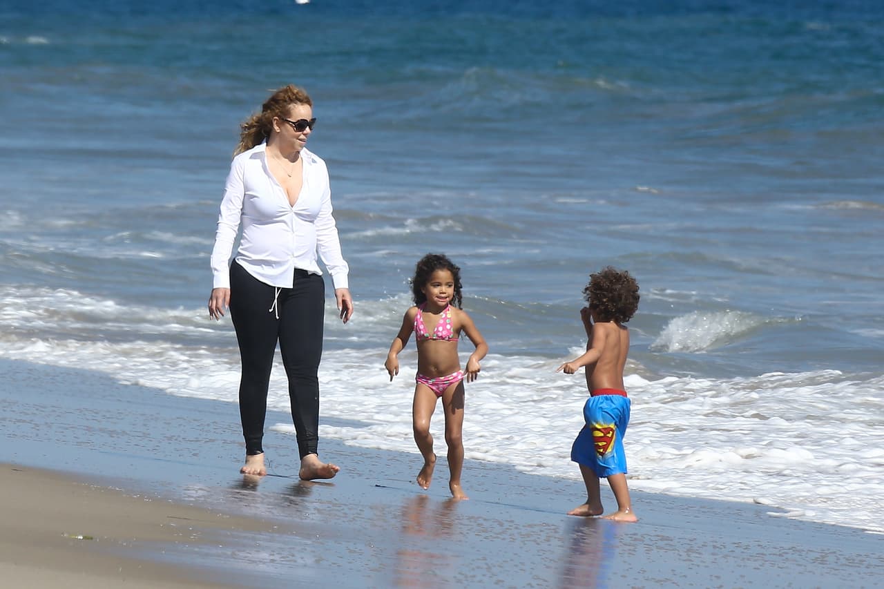 Mariah Carey y sus hijos disfrutan del mar.