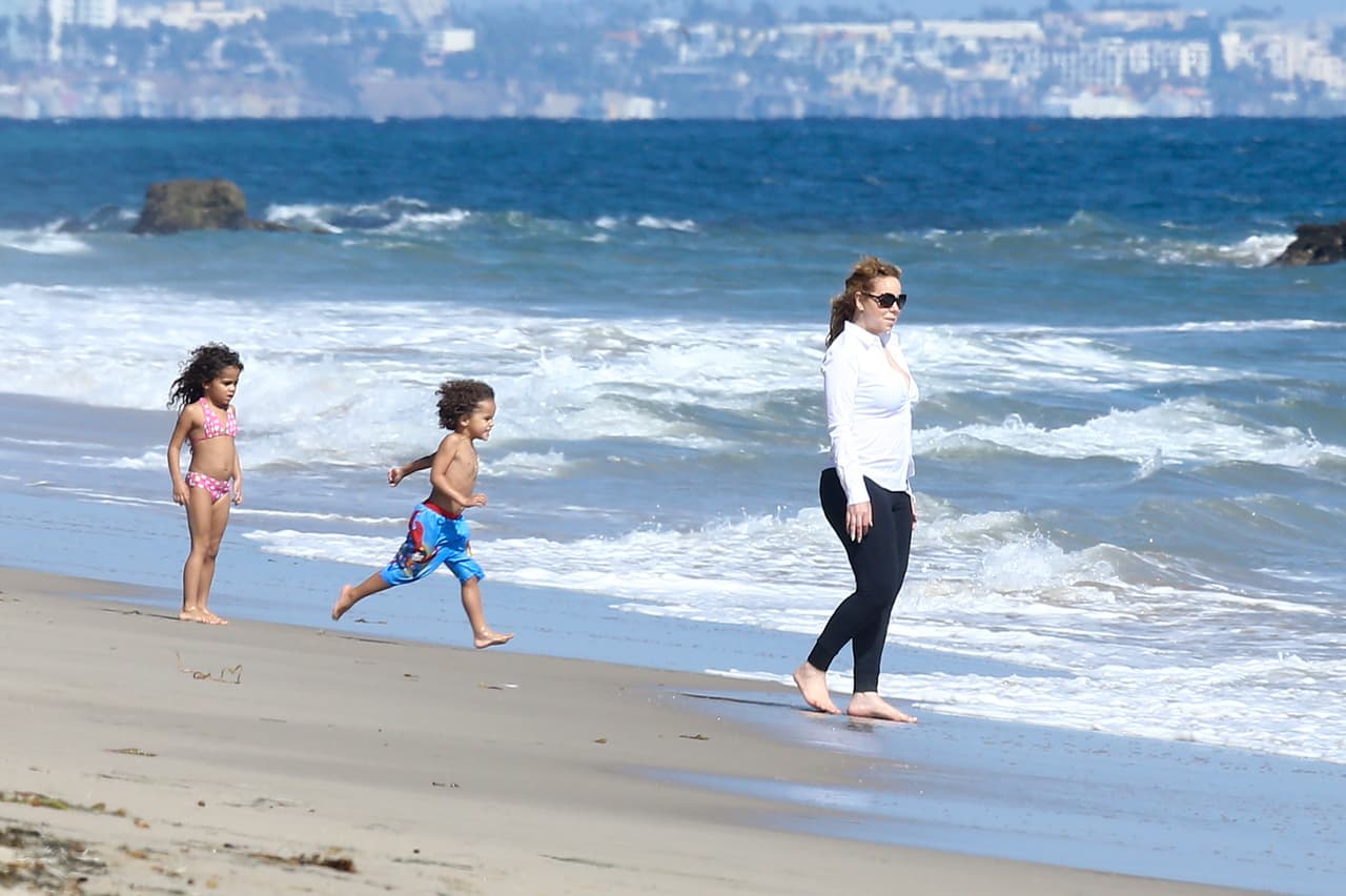 Pero eso no le impidió disfrutar del mar junto a sus hijos.