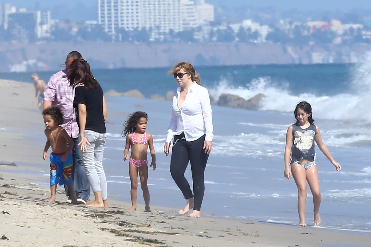 Mariah Carey y sus hijos disfrutan del mar.