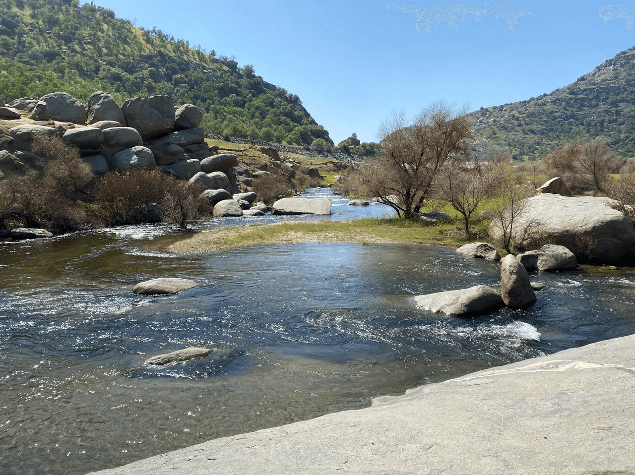 Este destino está cerca de Los Ángeles y bien merece la pena el viaje por carretera en el que podrás disfrutar de las
<a href="https://www.univision.com/local/los-angeles-kmex/spring-breack-mejores-lugares-california-fotos">bellezas naturales</a> de la zona sur de la Sierra de California.