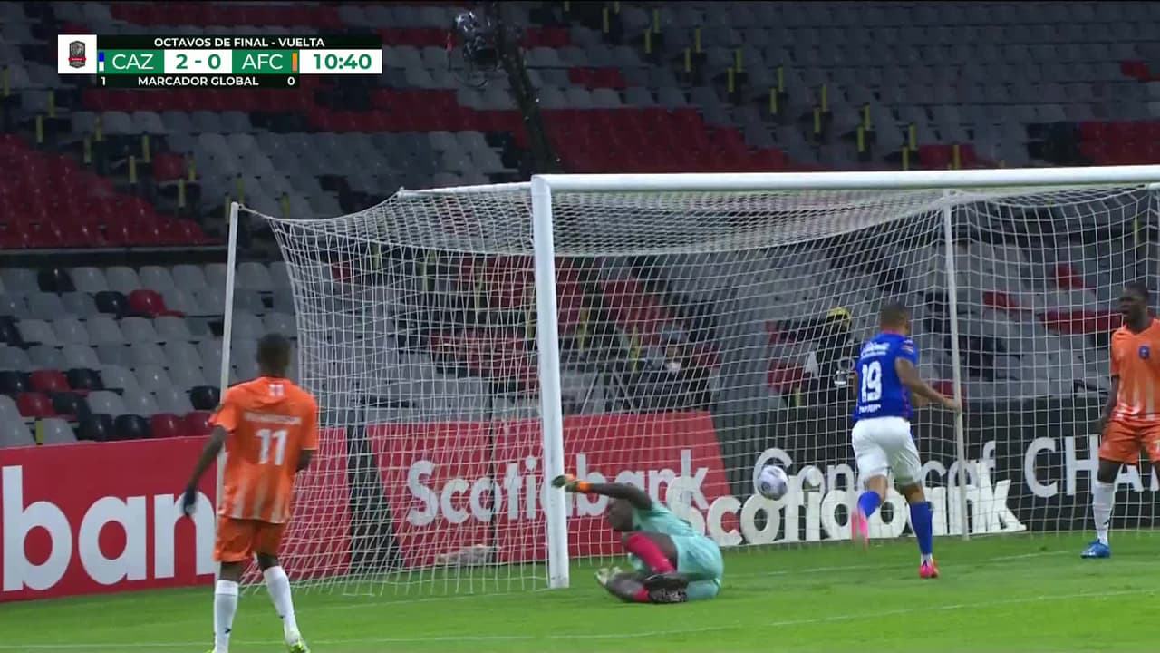 ¡GOL!  anota para Cruz Azul. Yoshimar Yotún