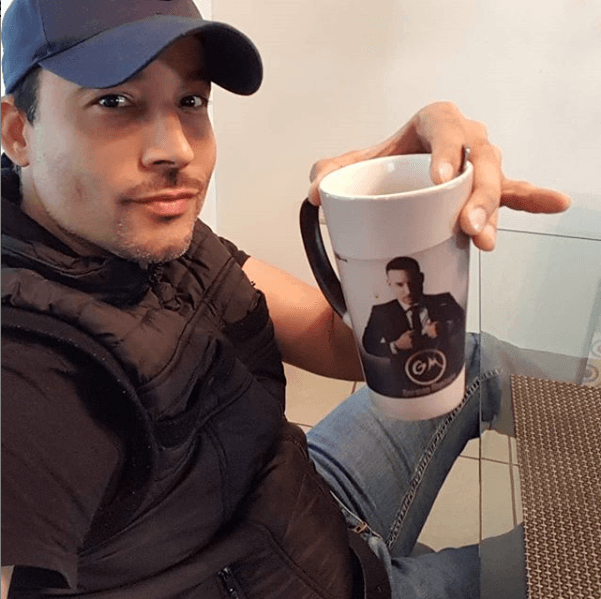 En entrevistas anteriores, el cantante,ha dicho que su madre murió tres meses después de haber sido diagnosticada con cáncer, aunque no ha especificado qué tipo es que ella padecía.