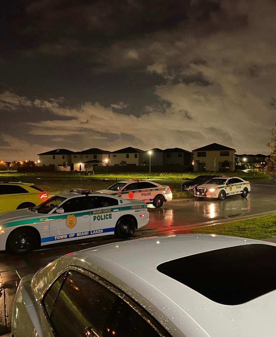 La policía de Miami Lakes está investigando el hecho que ocurrió en la madrugada del pasado domingo, entre 3:00 am y 4:00 am .