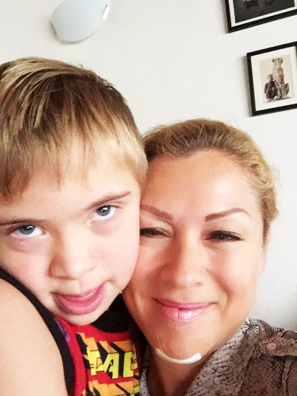 ¡Ahhh! Y su médico de cabecera fue su querido hijo Luciano, quien la apapachó como nunca.