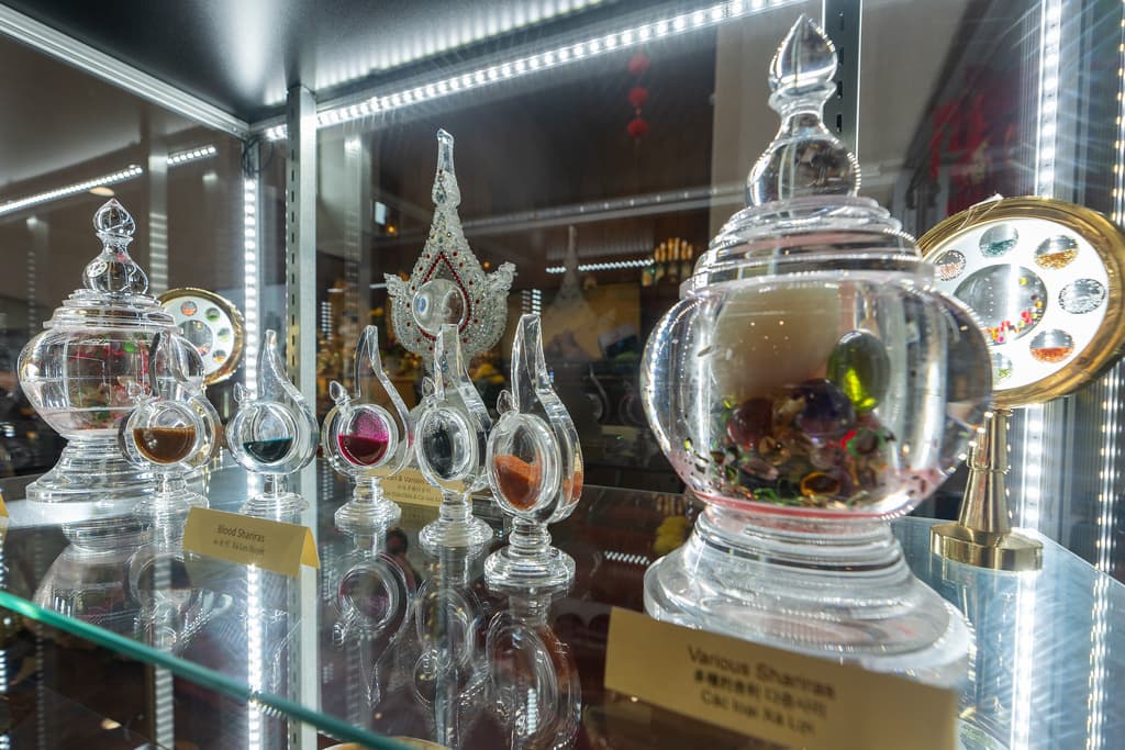 Hay reliquias y shariras
<b> en todos los países con una creencia profunda en el budismo</b>, como India, Nepal,
<b> Japón</b>, Singapur, 
<b>Tailandia</b>, Myanmar, 
<b>Sri Lanka</b> y Taiwán.