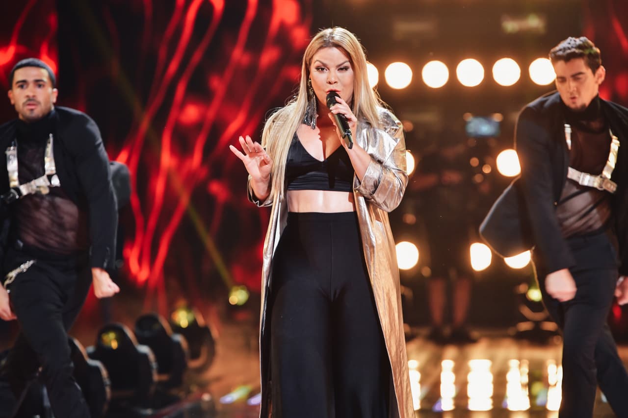 El tema escrito por el cubano Osmany Espinosa volvió a tener el efecto que conquistó a Olga cuando lo escuchó por primera vez; en algún momento ella escribió en su cuenta de Instagram que cuando el compositor le mostró el tema por primera vez, "me llegó al alma la alegría que llevaba tatuada este tema".