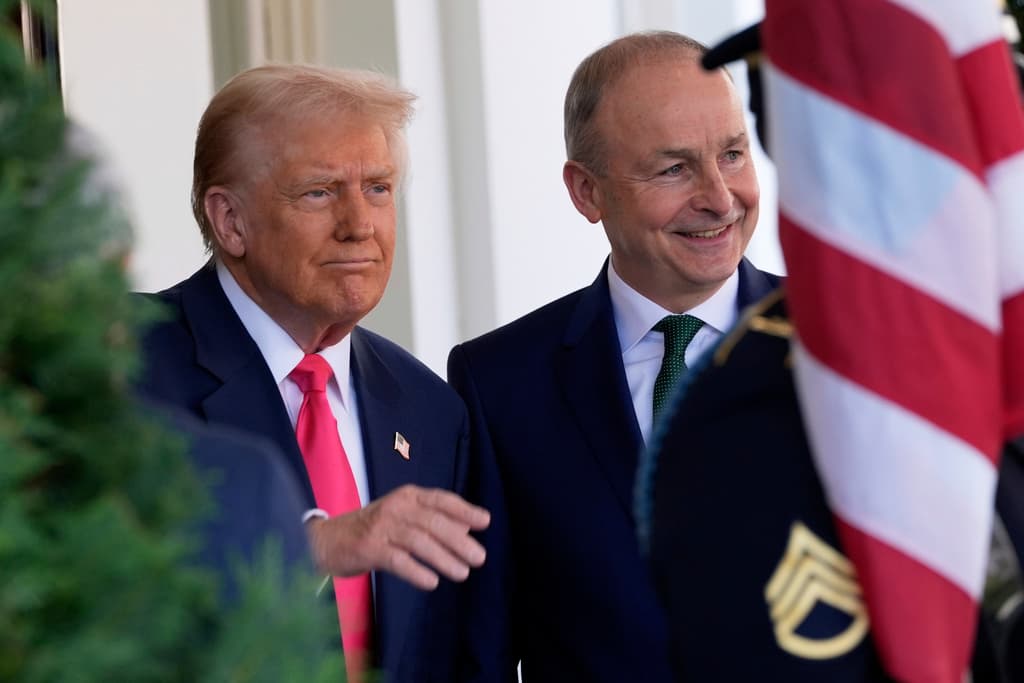 Trump recibe en la Casa Blanca al primer ministro de Irlanda diciéndole que su país se aprovecha de EEUU