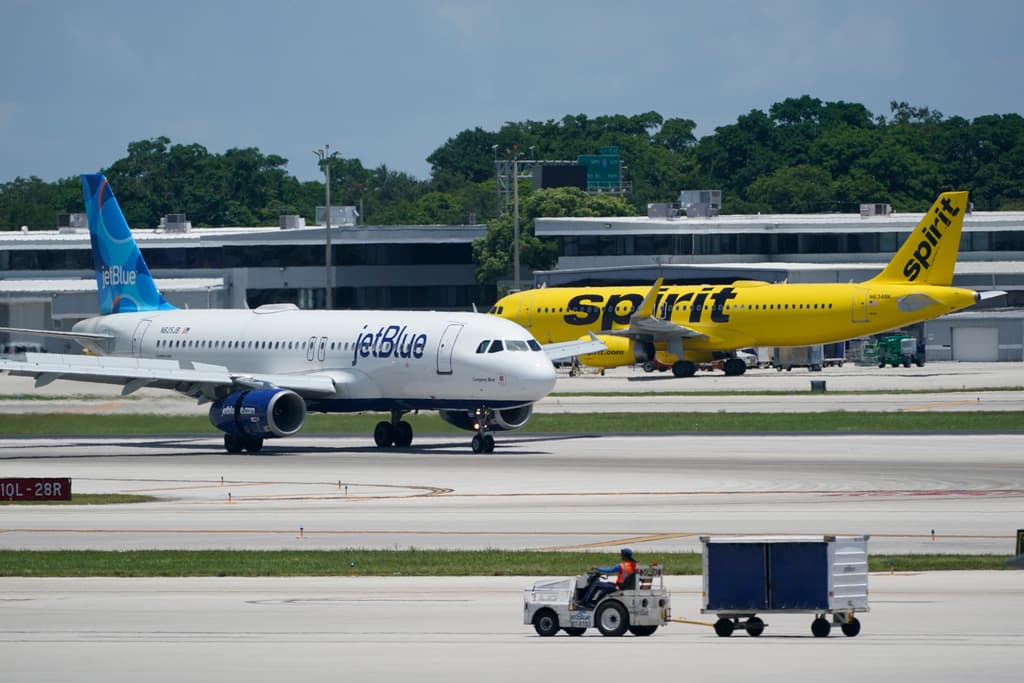 Qué significaría la (frenada) fusión de las aerolíneas JetBlue y Spirit ...