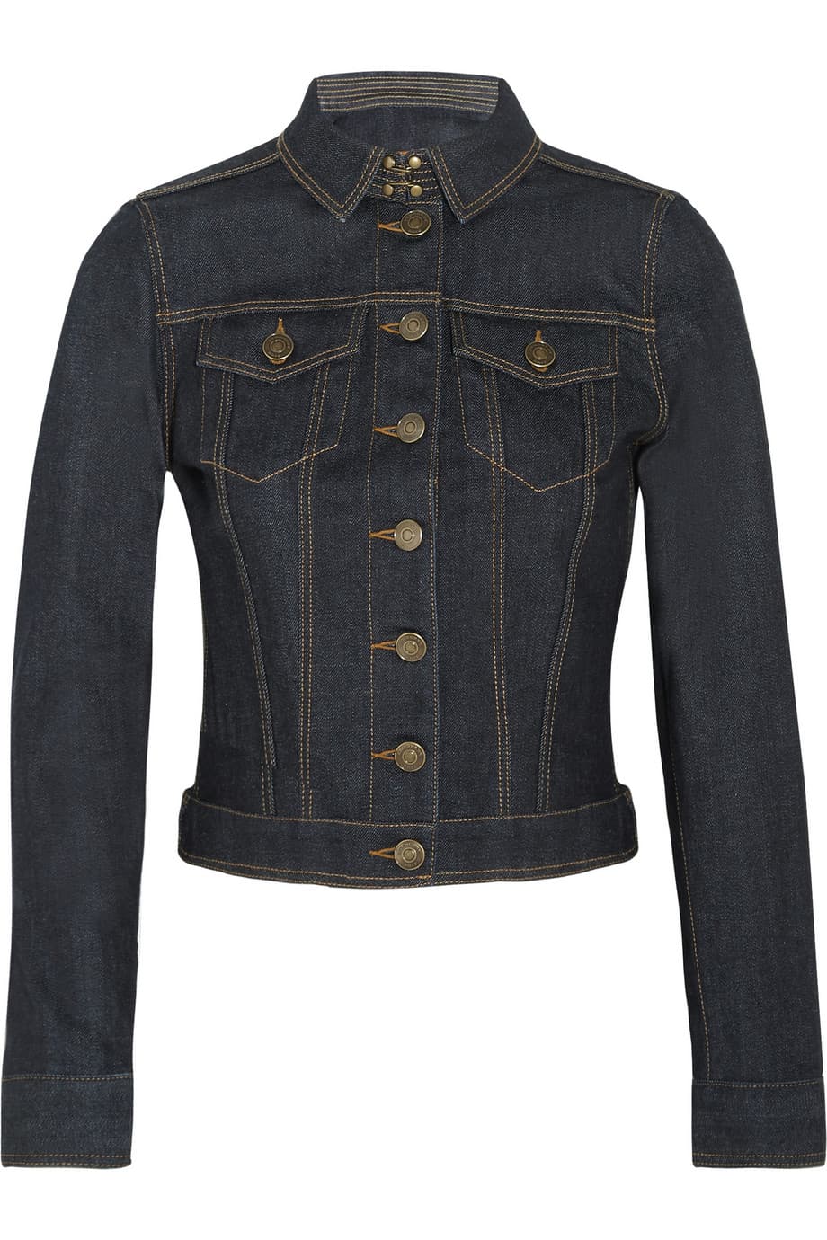 El dénim es un material que transformó la forma de llevar ropa en el mundo y la chamarra de jean es la exaltación de esa prenda que a todas le queda y con todo va bien. Esa informalidad que le es inherente hoy en día se desafía al ver esta prenda puesta sobre de vestidos largos. ( Burberry Brit)