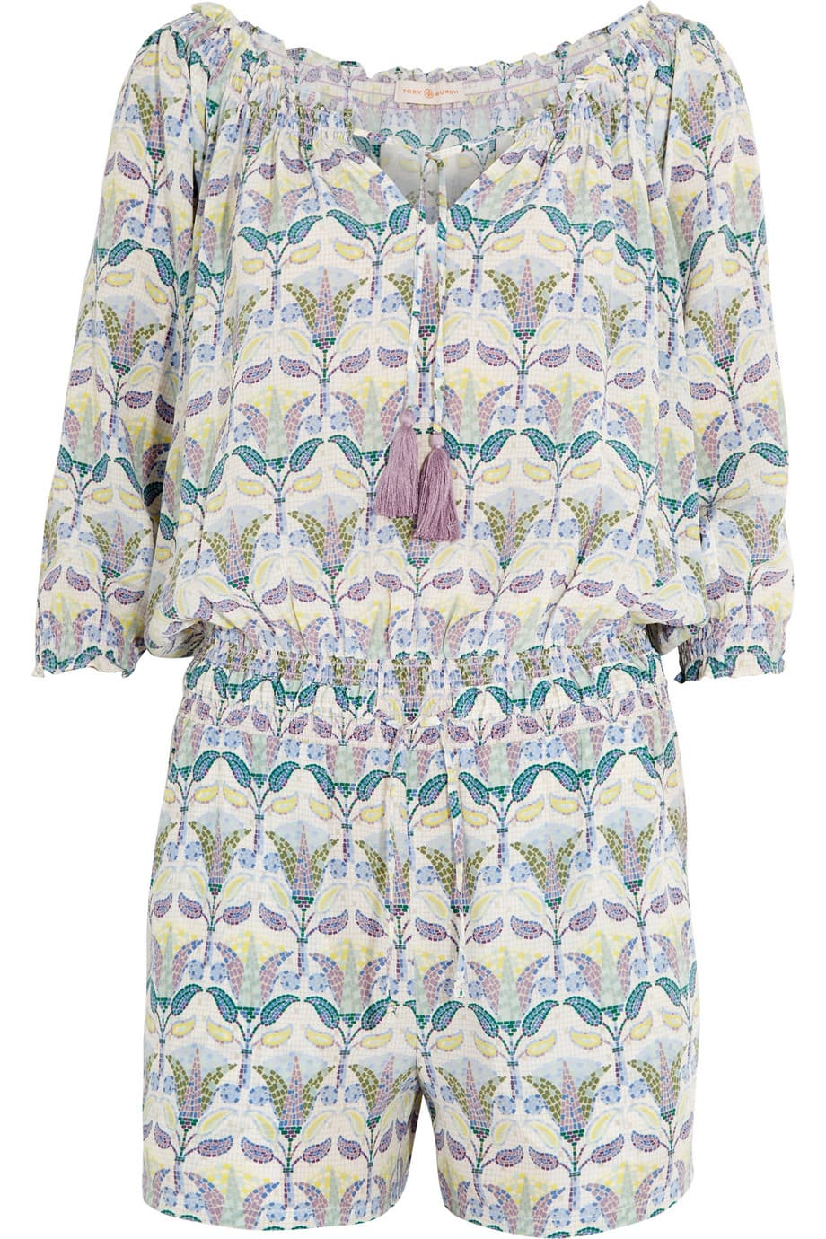 El romper es una de esas prendas del verano que hacen que la vida sea más fácil, una sola pieza puede resolver en un instante el complejo proceso de vestirse día a día. Los estampados florales y los cuellos abiertos la hacen aún más perdurable en el tiempo. (Tory Burch)