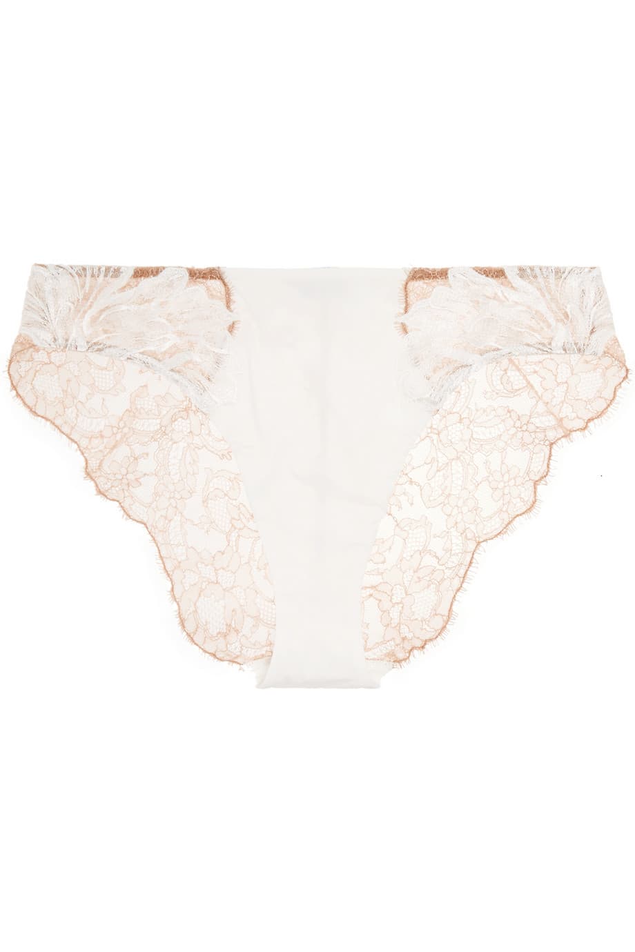 Tus pantaletas de la suerte, esas cómodas y románticas, ultra femeninas que te empoderan desde las primeras horas de la mañana no deberían nunca faltar en un armario lleno de básicos extraordinarios. (La Perla)