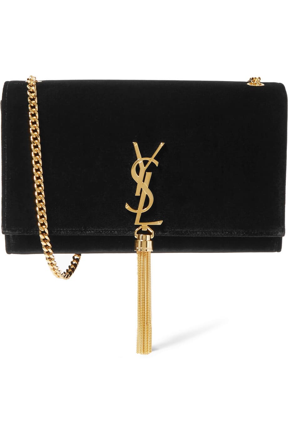 Nunca subestimes la capacidad que tiene un 'clutch' negro de cadena dorada de elevar tu atuendo del suelo, al cielo. Una simple cartera de noche puede hacer toda la diferencia cuando sales de la oficina a un cóctel. (Saint Laurent)