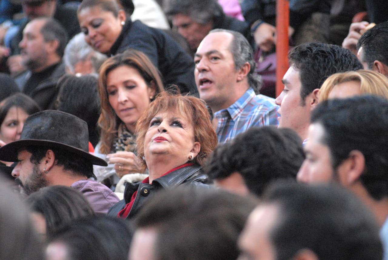 La madre de Mariana Levy también habló de que en esta cuarentena se ha dedicado a leer y continuar con el proyecto de su libro autobiográfico que prometió 
<b>"escandalizará al país". </b>
<br>