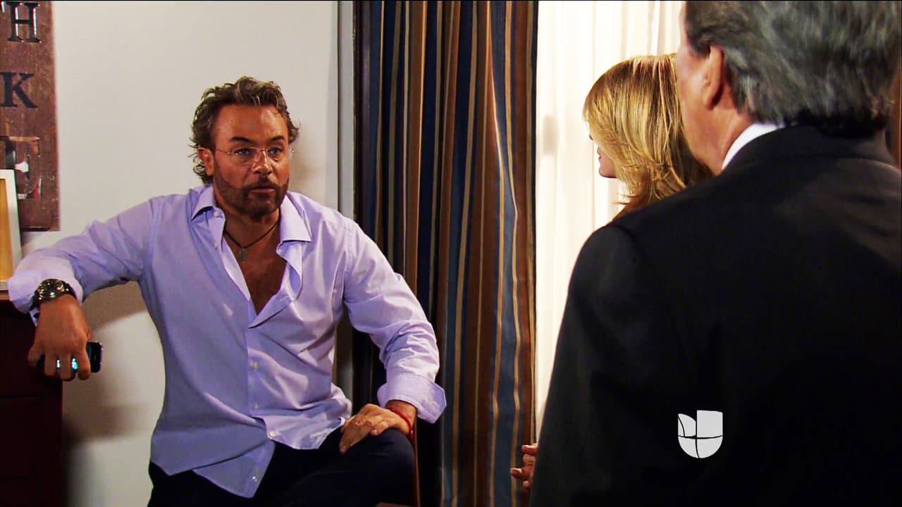 Ni modo Emiliano, tus papás no dejarán que viajes a 'Mina Esondida'. Pero no los mires con esos ojos, están preocupados por ti.