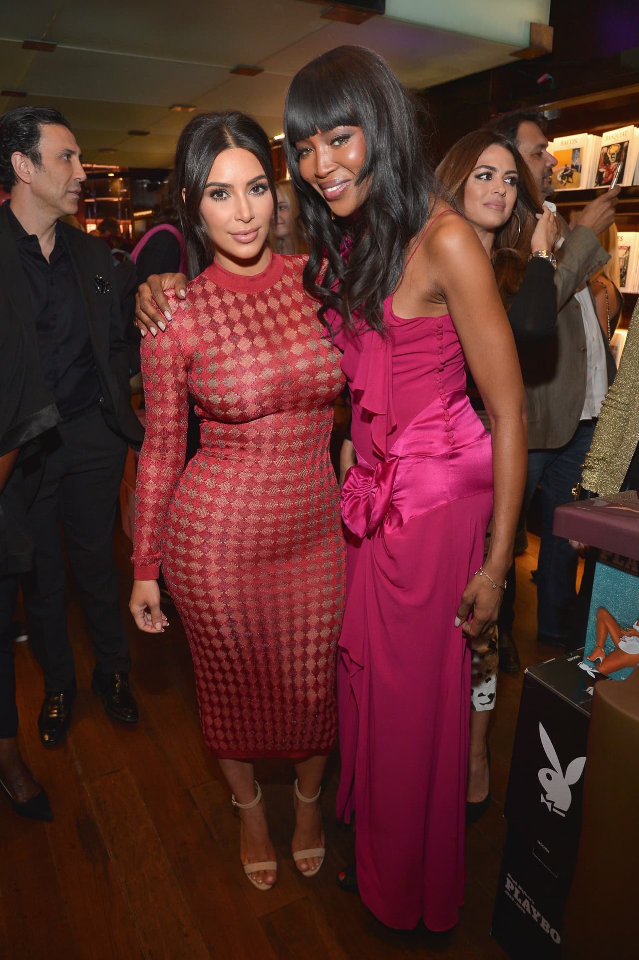 No podía faltar la lluvia de fotos con la Kardashian.