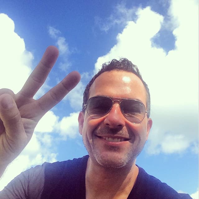 Carlos también estudió postproducción en Nueva York.