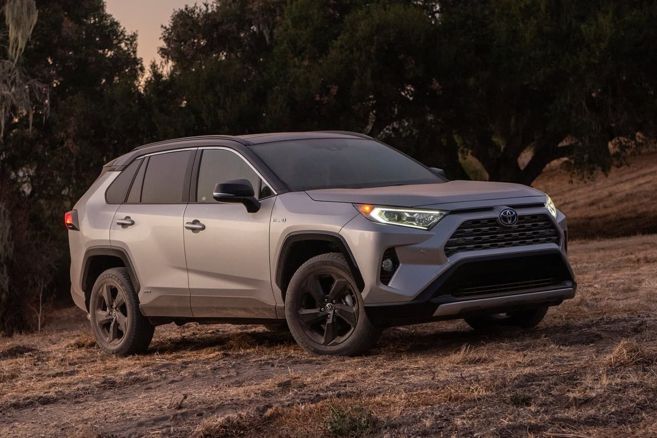 <h3 class="cms-H3-H3"><b>Toyota RAV4 Hybrid</b></h3>
<br>
<br>
<b>Segmento: </b>vehículo híbrido
<br>
<br>
<b>Porcentaje de valor retenido después de 5 años: </b>48.6%