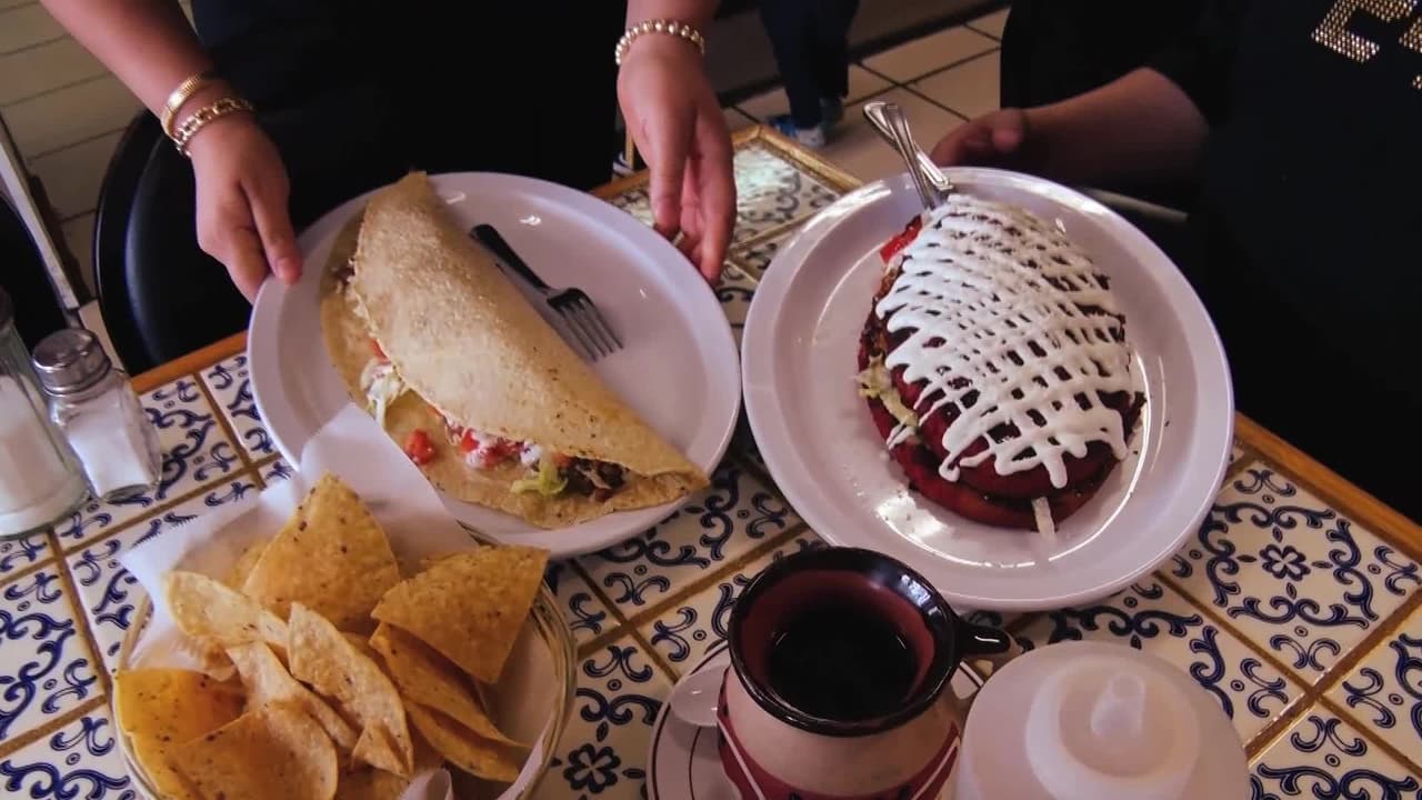 Enorme y delicioso éxito. Pasaron de vender comida en la calle a tener su propio negocio