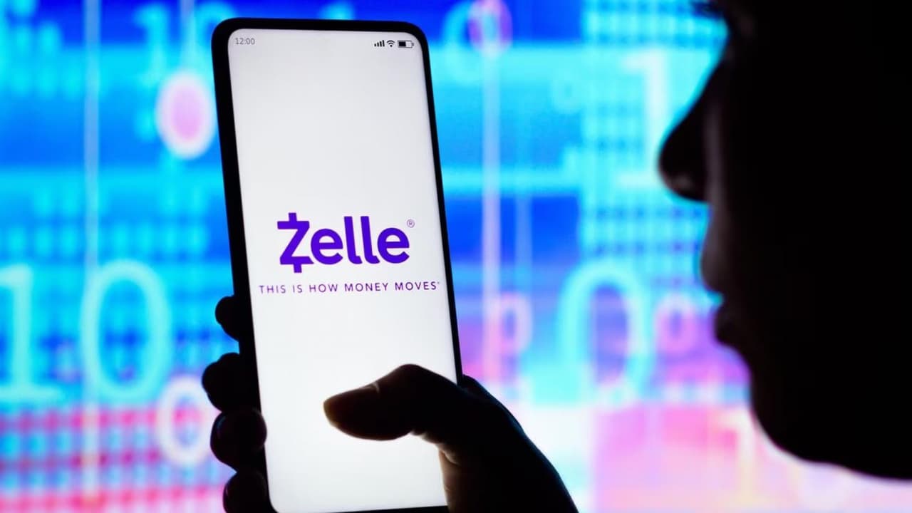 Varios negocios ahora solo están aceptando pagos digitales: ¿qué tan seguro es para dueños y clientes?