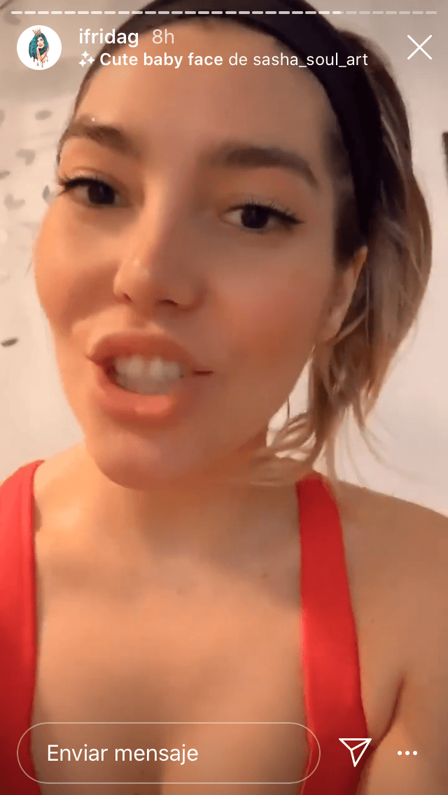 "No hay un día que pase en mi vida sin que sea 
<b><a href="https://www.univision.com/famosos/por-que-te-estas-burlando-de-mi-frida-sofia-le-responde-tajantemente-al-periodista-gustavo-adolfo-infante-video">humillada, señalada, insultada</a></b> de esta forma (y) entre muchas otras. Ojalá y esta foto y su mensaje te incomoden al igual que a mí. ¡Ahora imagínense esto por 1.7 millones! Y sigo y seguiré luchando por mi sana uno (sic) y gritando mi verdad le pese a quien le pese", agregó 
<br>