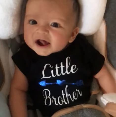 La más efectiva se llama Gael. A este pequeñito no se le olvida despertar a mamá por su lechita, antes de que se vaya.