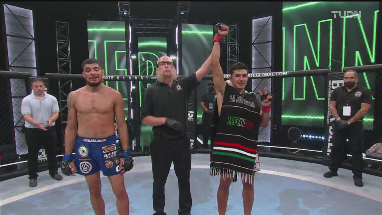 Cristian ‘Púas' Pérez derribó a Samuel Álvarez