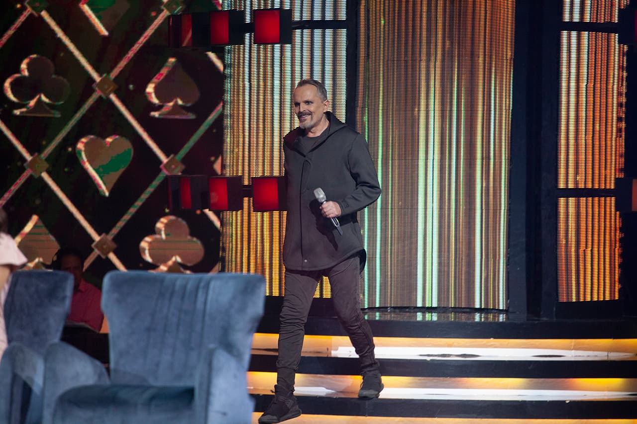 "Nooo, eso hace mucho daño para la figura", bromeó el cantante.