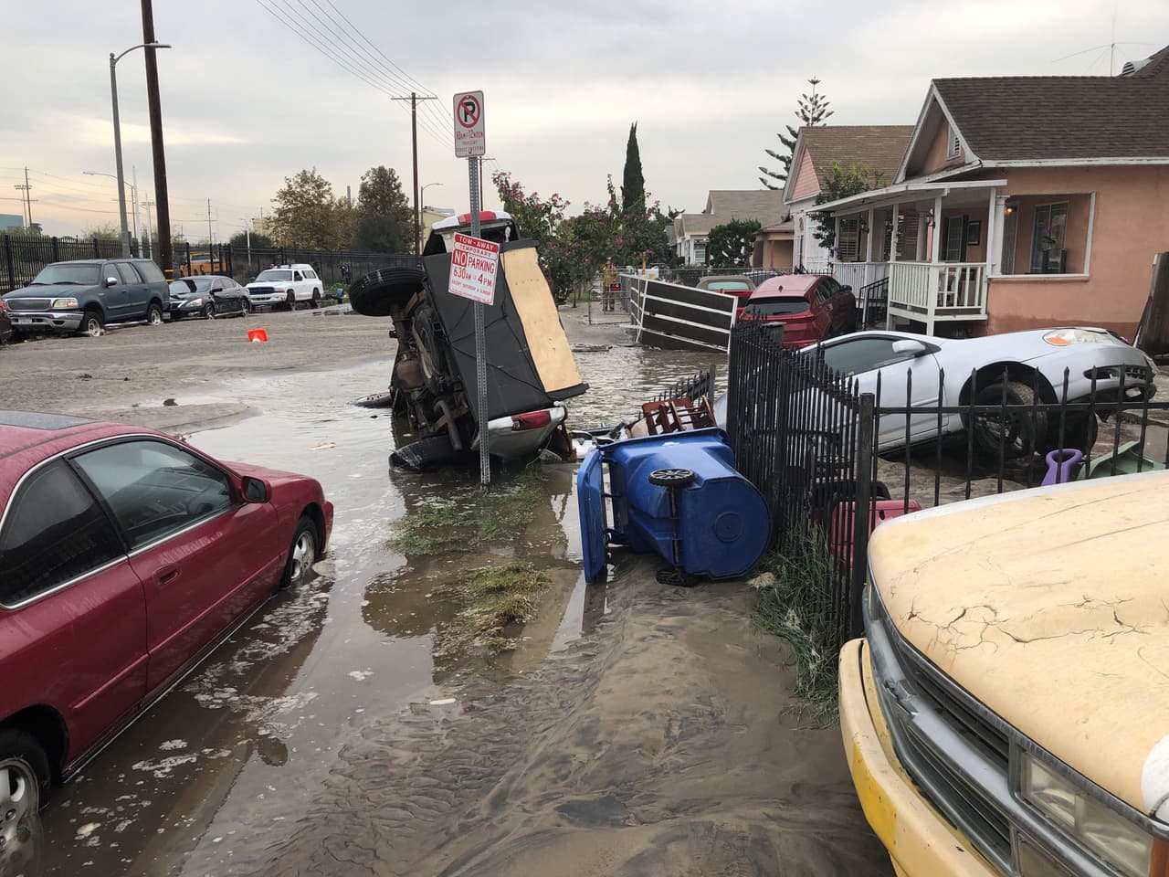 Inundación causa desastre en el sur de Los Ángeles