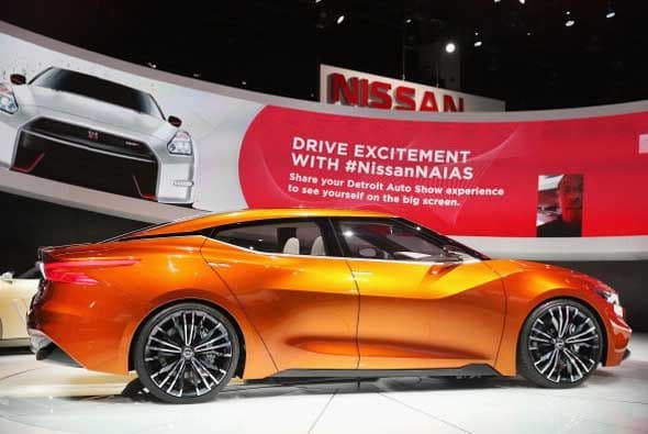 Nissan nos presenta una mirada al futuro con su Sport Sedán Concept.