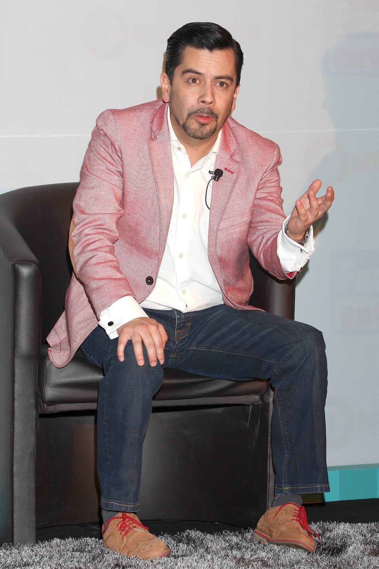 Carlos Espejel 
<b>se aleja de la comedia</b> por la razón que 
<a href="https://www.univision.com/famosos/eugenio-derbez-se-defiende-de-los-ataques-y-asegura-estar-a-favor-del-feminismo-video">expuso Eugenio Derbez</a> hace unos días en su canal de YouTube.