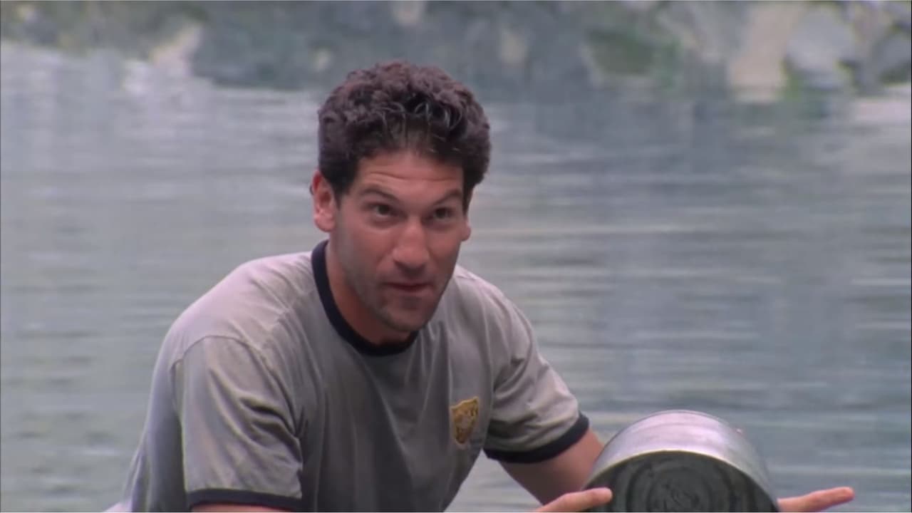 <b>Jon Bernthal </b>
<br>Shane, el compañero y mejor amigo de Rick lo había dado por muerto al inicio del brote zombie y acabó enamorándose de su esposa Lori, lo cual les trajo un problema con el regreso de Grimes.