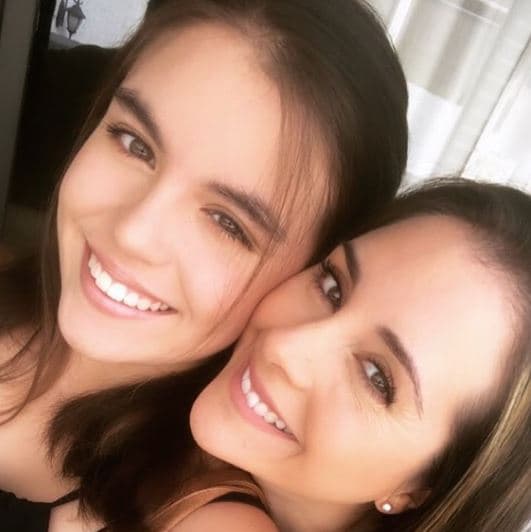 En los últimos años, Karyme ha disfrutado del tiempo junto a su esposo Michael Domingo, así como a su hija Angela Iturrioz, producto de la relación que la actriz sostuvo con Aitor Iturrioz.