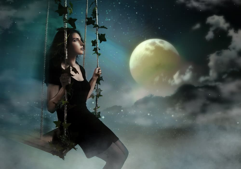 <b><u>El plenilunio de agosto y los signos del elemento agua (Cáncer, Escorpión y Piscis)</u></b>
<br>
<br>En su tránsito por Acuario la luna llena se mueve a Piscis tocando también a los signos del elemento agua de forma directa ya que precisamente la Luna es regente de uno de sus más conspicuos signos.