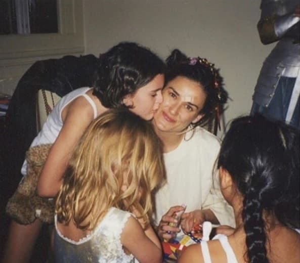 "Recuerdo cómo 
<b>la ansiedad recorría todo mi cuerpo</b> cuando me daba cuenta de que sus ojos estaban un poco más cerrados, o de la manera en la que estaba hablando, o porque era mucho más cariñosa conmigo si no estaba sobria".