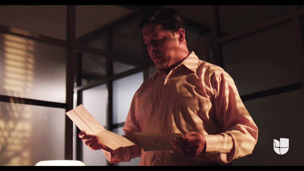 De inmediato 'El Chapo' aprovechó el momento para lanzarle una amenaza al director del penal.