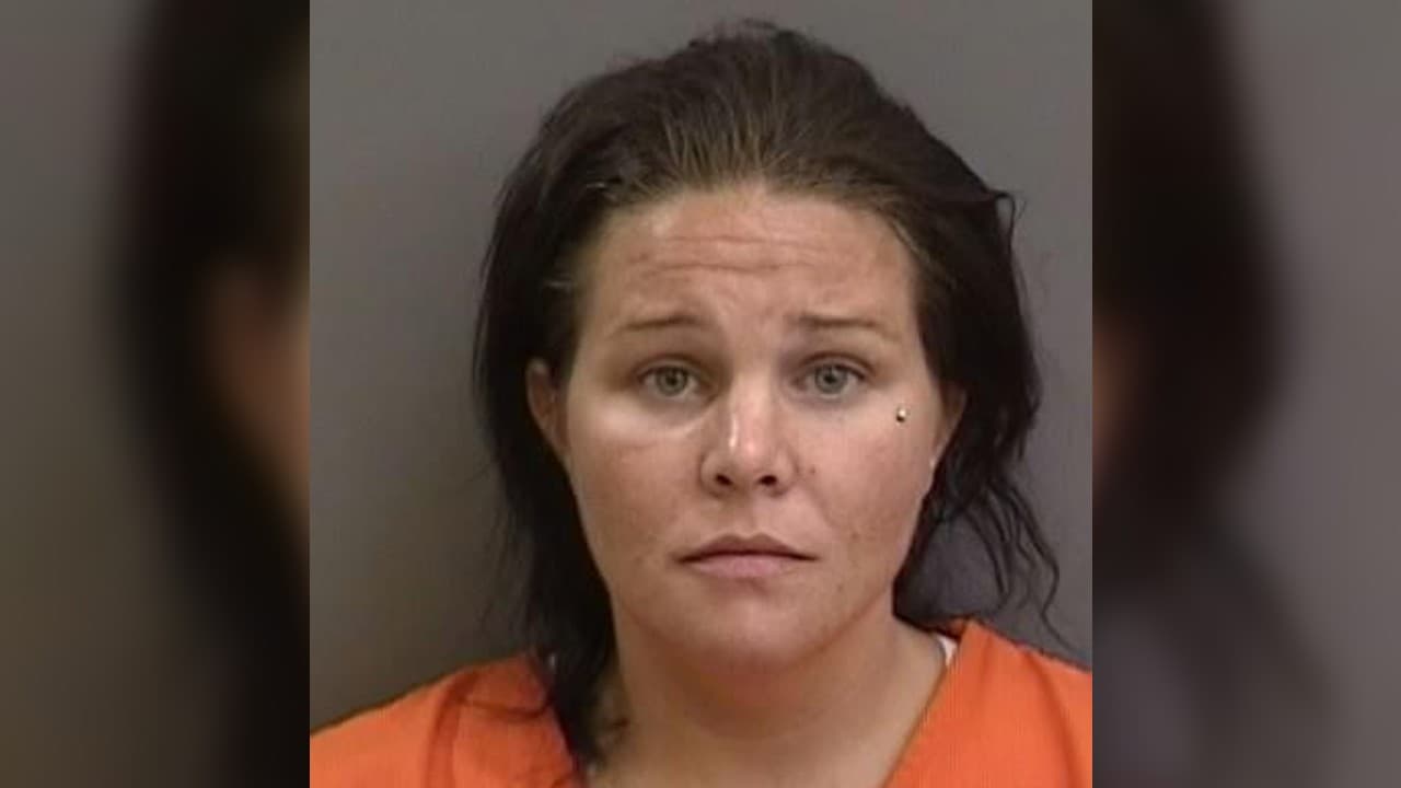 Arrestada por conducir ebria con su hijo de 5 años y chocar contra un motociclista en Tampa