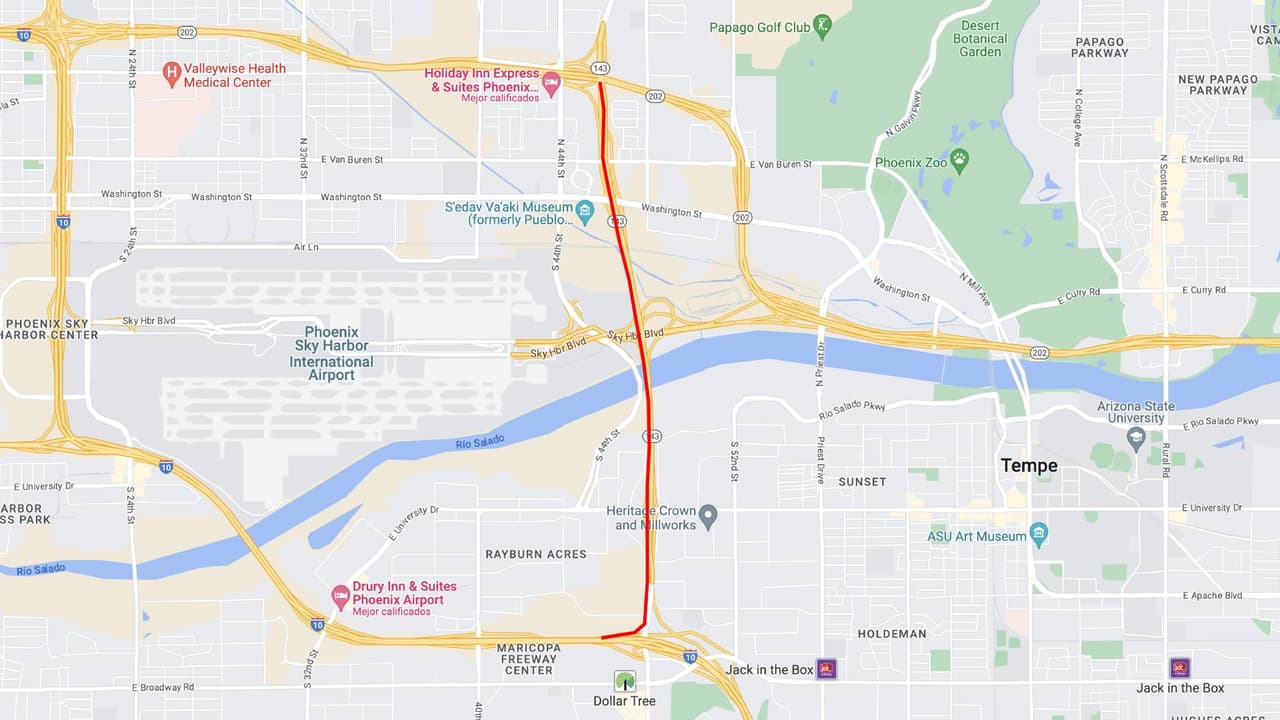 <b>SR 143 sur</b>
<br>La SR 143 en dirección sur cerrará entre el Loop 202 y la I-10 desde las 10 p.m. del viernes, hasta las 10 p.m. del sábado.
<br>
<br>
<b>Rutas alternas</b>
<br>Considere usar el Loop 202 en dirección oeste hasta la I-10 en dirección este para llegar a destinos que incluyen el aeropuerto Sky Harbor.