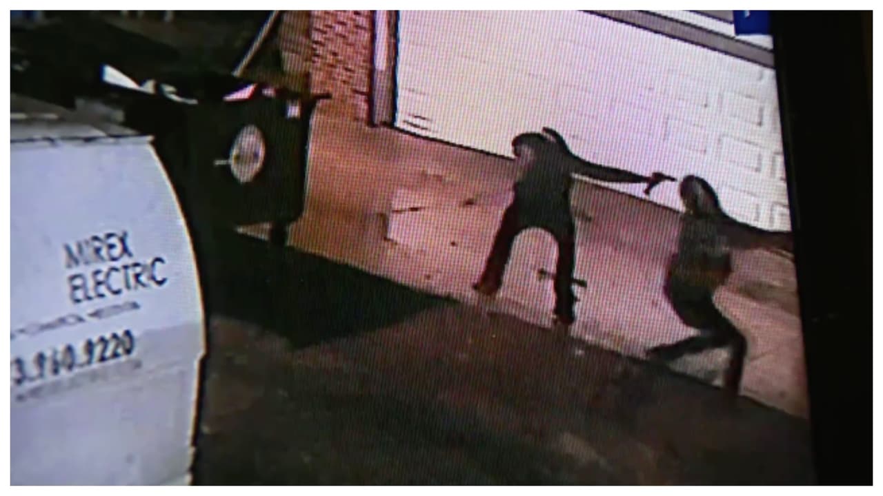 Acusan a tres militares de proveer armas para los Gangster Disciples de Chicago